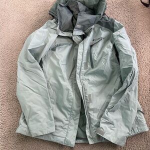 Columbia women’s blue Raincoat